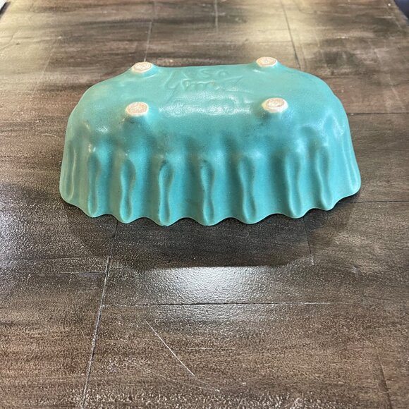 Vintage USA Pottery Turquoise Planter 8" Long Textured Scalloped Design Home De - Picture 9 of 11